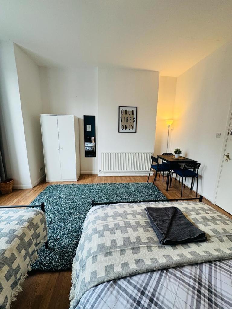 Jubilee Rooms 15 Minutes Central Лондон Экстерьер фото