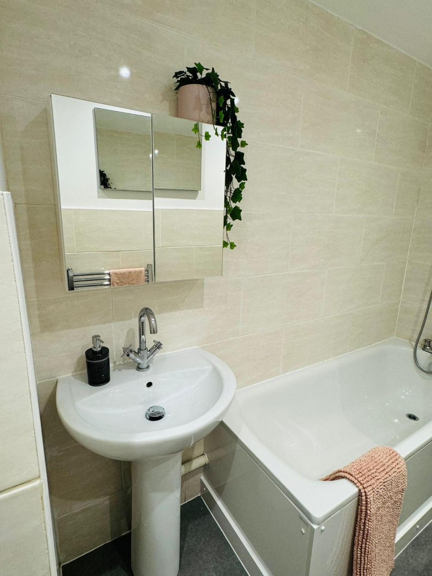 Jubilee Rooms 15 Minutes Central Лондон Экстерьер фото